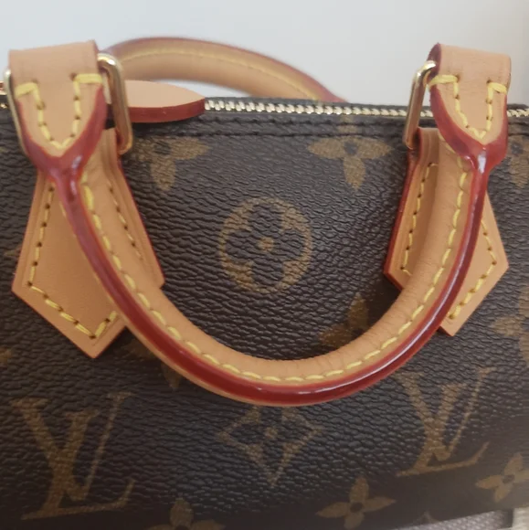 LV 2022 Nano Speedy model w/ detachable strap - Picture 13 of 16